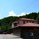Mount - 365 Days Hot Outdoor Pool - 4*