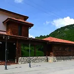 Mount - 365 Days Hot Outdoor Pool - Pensionat 4*