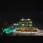 Mount - 365 Days Hot Outdoor Pool - Pensionat 4*