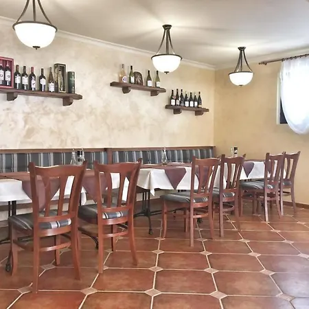 Mount - 365 Days Hot Outdoor Pool - Pensionat