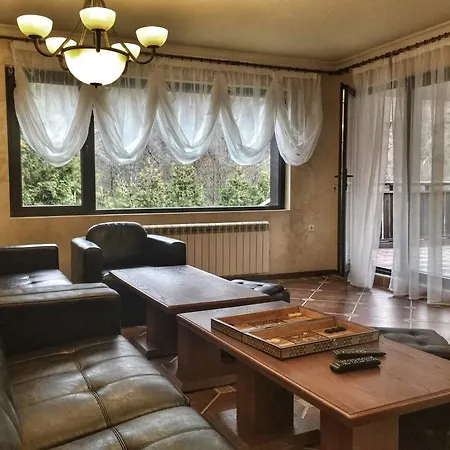 Mount - 365 Days Hot Outdoor Pool -